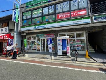 ファミリーマート 近鉄長瀬駅前店の画像1