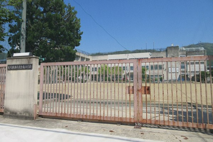 東大阪市立孔舎衙小学校の画像1