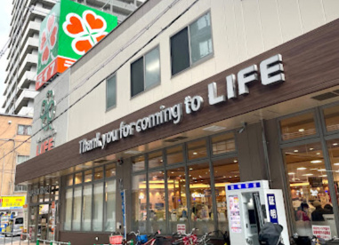 ライフ 中崎町駅前店の画像1