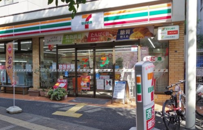 セブンイレブン 大阪鶴野町店の画像1