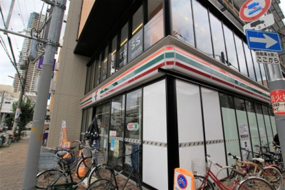 セブンイレブン 大阪弁天町駅前店の画像1