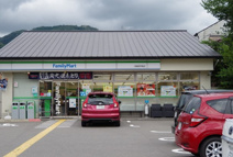 ファミリーマート 川端修学院店