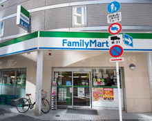 コンビニエンスストア ファミリーマート 大塚駅北口店