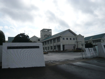 伊奈高校の画像1