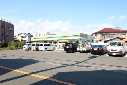 ファミリーマート 座間ひばりが丘二丁目店