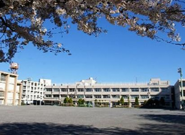 世田谷区立千歳中学校の画像1