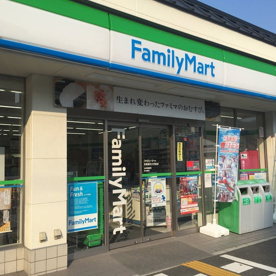 ファミリーマート 京都薬科大学前店の画像1