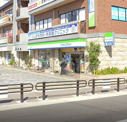 ファミリーマート JR鳳駅前店
