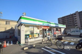 コンビニエンスストア ファミリーマート 鶴見諸口一丁目店
