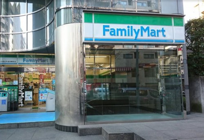 ファミリーマート旧厚生年金会館前店の画像1