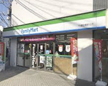 ファミリーマート 千歳船橋駅北店