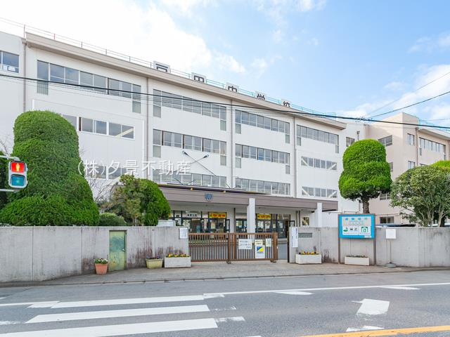戸田市立戸田中学校の画像
