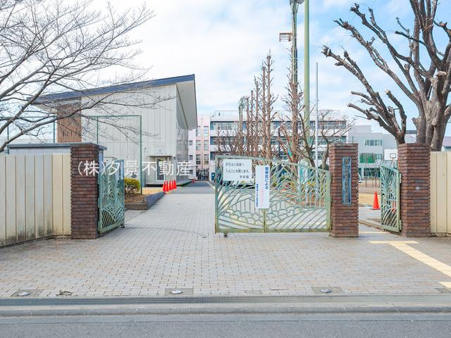 戸田市立新曽中学校の画像