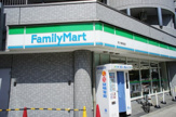 ファミリーマート天六駅前店