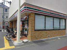 セブンイレブン 大阪中本5丁目店の画像1