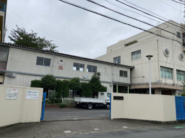 前川東小学校の画像1