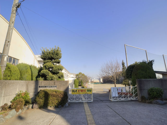 さいたま市立七里中学校の画像