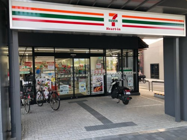 セブンイレブン ハートインJR梅小路京都西駅前店の画像1