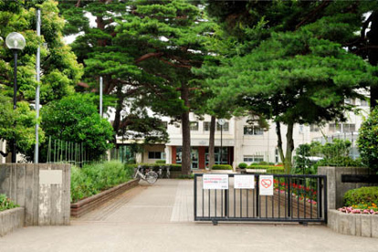 弥栄中学校の画像1