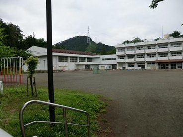 鳥屋小学校の画像1