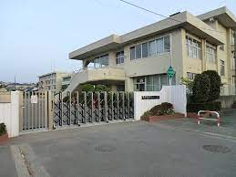 依知南小学校の画像1