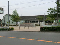 上依知小学校