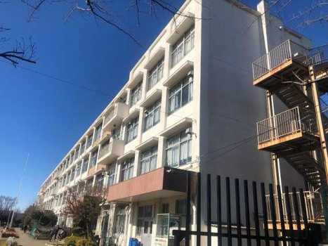 高嶺小学校の画像