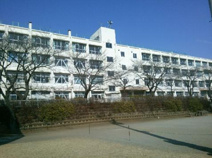 由木中央小学校