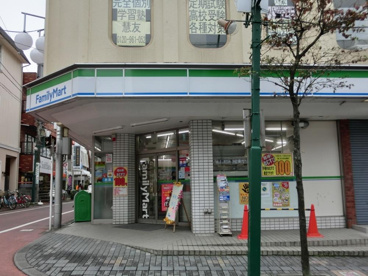 ファミリーマート　相模原東林間駅前店の画像1