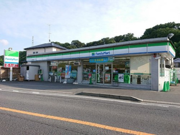 ファミリーマート　愛川六倉店の画像1