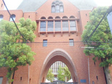 近畿大学 西門