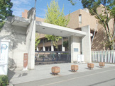 近畿大学 東門