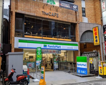 ファミリーマート　小田急町田駅前店の画像1
