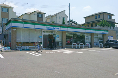 ファミリーマート　町田金井町店の画像1