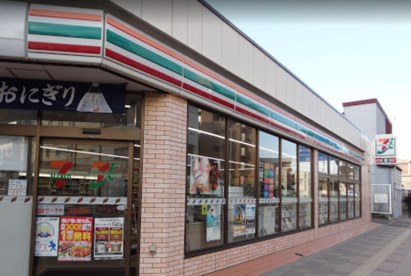 セブンイレブン 横浜大口通店の画像1