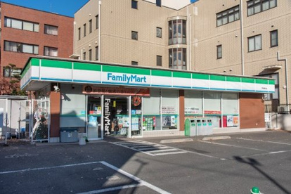 ファミリーマート　秀栄館町店の画像1
