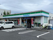 ファミリーマート　秀栄高専通り店