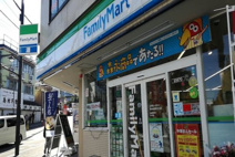 ファミリーマート　秀栄高尾駅北口店