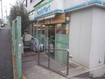 ファミリーマート　帝京大学店の画像1