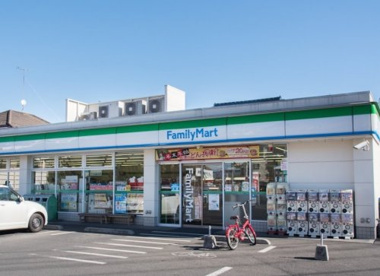 ファミリーマート　八王子陣馬街道店の画像1
