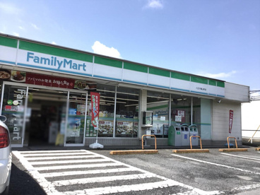 ファミリーマート　八王子滝山町店の画像1
