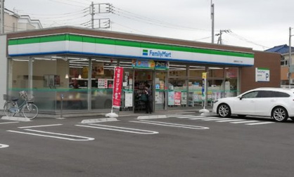 ファミリーマート 相模原若松三丁目店の画像1