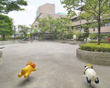 公園 世田谷区立三本杉広場