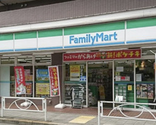 コンビニエンスストア ファミリーマート 砧城山通り店