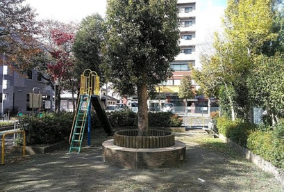 旭町クスノキ公園の画像1