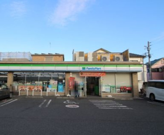 ファミリーマート 茅ヶ崎小和田三丁目店の画像1