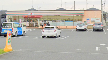 セブンイレブン伊勢原板戸店の画像1
