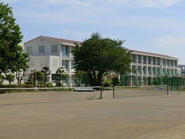 綾瀬市立綾瀬中学校の画像1