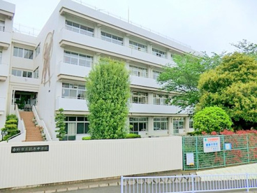 秦野市立鶴巻中学校の画像1