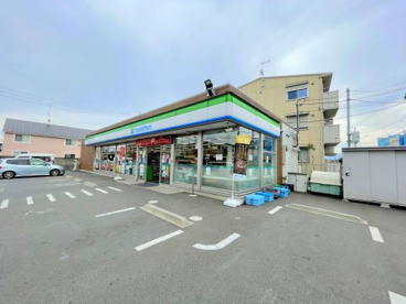 ファミリーマート寒川倉見店の画像1